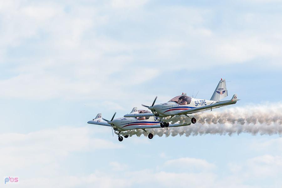 Samoloty Aero AT-3 R100 - #SP-TPE Hubert Massalski #SP-TPF - Radek Izdebski - grupa akrobacyjna Dwójka z AW - AirShow Rudniki 2025