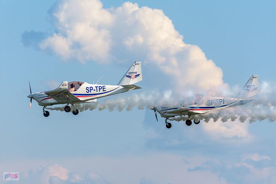 Samoloty Aero AT-3 R100 - #SP-TPE Hubert Massalski #SP-TPF - Radek Izdebski - grupa akrobacyjna Dwójka z AW - AirShow Rudniki 2025