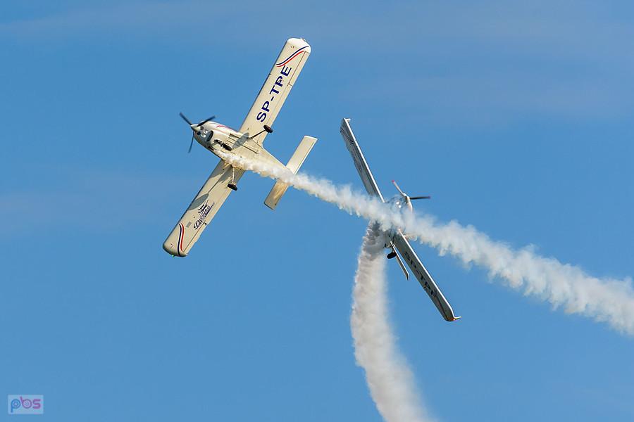 Samoloty Aero AT-3 R100 - #SP-TPE Hubert Massalski #SP-TPF - Radek Izdebski - grupa akrobacyjna Dwójka z AW - AirShow Rudniki 2025