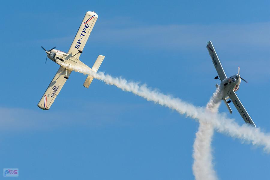 Samoloty Aero AT-3 R100 - #SP-TPE Hubert Massalski #SP-TPF - Radek Izdebski - grupa akrobacyjna Dwójka z AW - AirShow Rudniki 2025