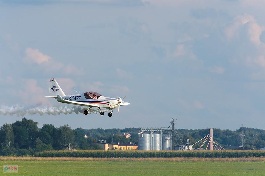 Samolot Aero AT-3 R100 - #SP-TPE Hubert Massalski- grupa akrobacyjna Dwójka z AW - AirShow Rudniki 2025