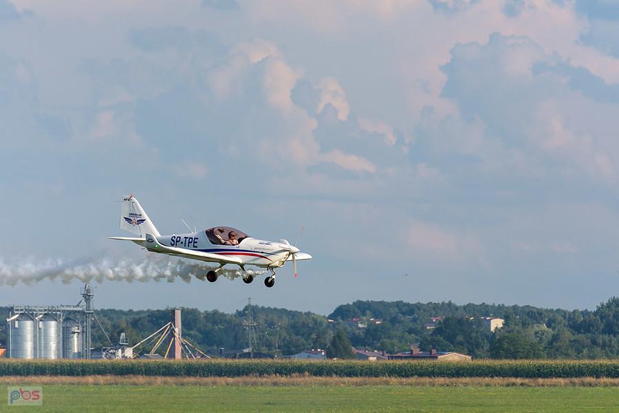 Samolot Aero AT-3 R100 - #SP-TPE Hubert Massalski- grupa akrobacyjna Dwójka z AW - AirShow Rudniki 2025
