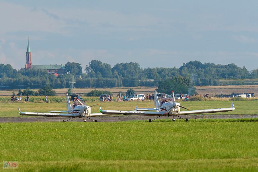 Samoloty Aero AT-3 R100 - #SP-TPE Hubert Massalski #SP-TPF - Radek Izdebski - grupa akrobacyjna Dwójka z AW - AirShow Rudniki 2025