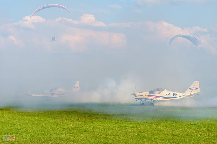 Samoloty Aero AT-3 R100 - #SP-TPE Hubert Massalski #SP-TPF - Radek Izdebski - grupa akrobacyjna Dwójka z AW - AirShow Rudniki 2025