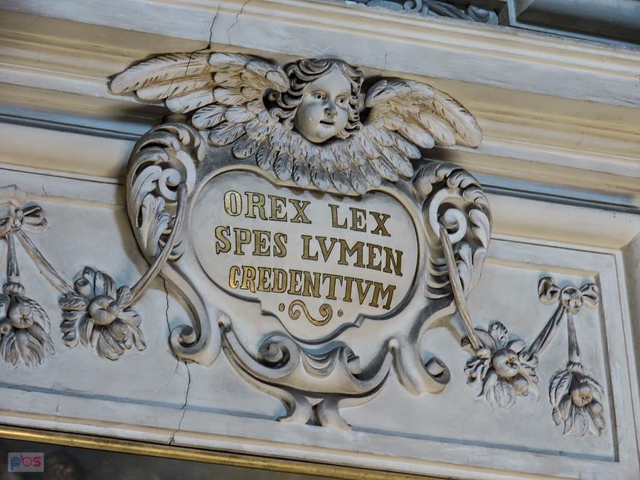 Valtice - sztukateria ołtarza transeptu lewego