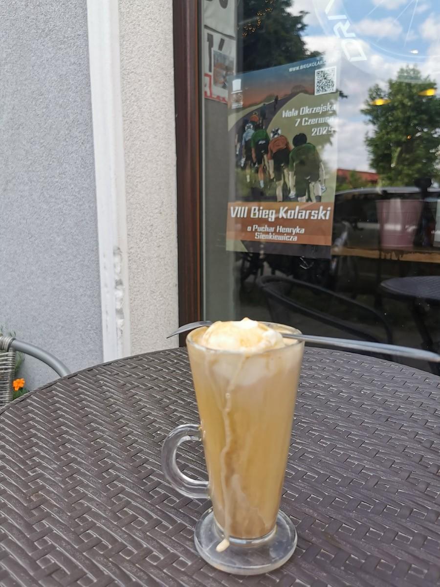 Latte z lodami