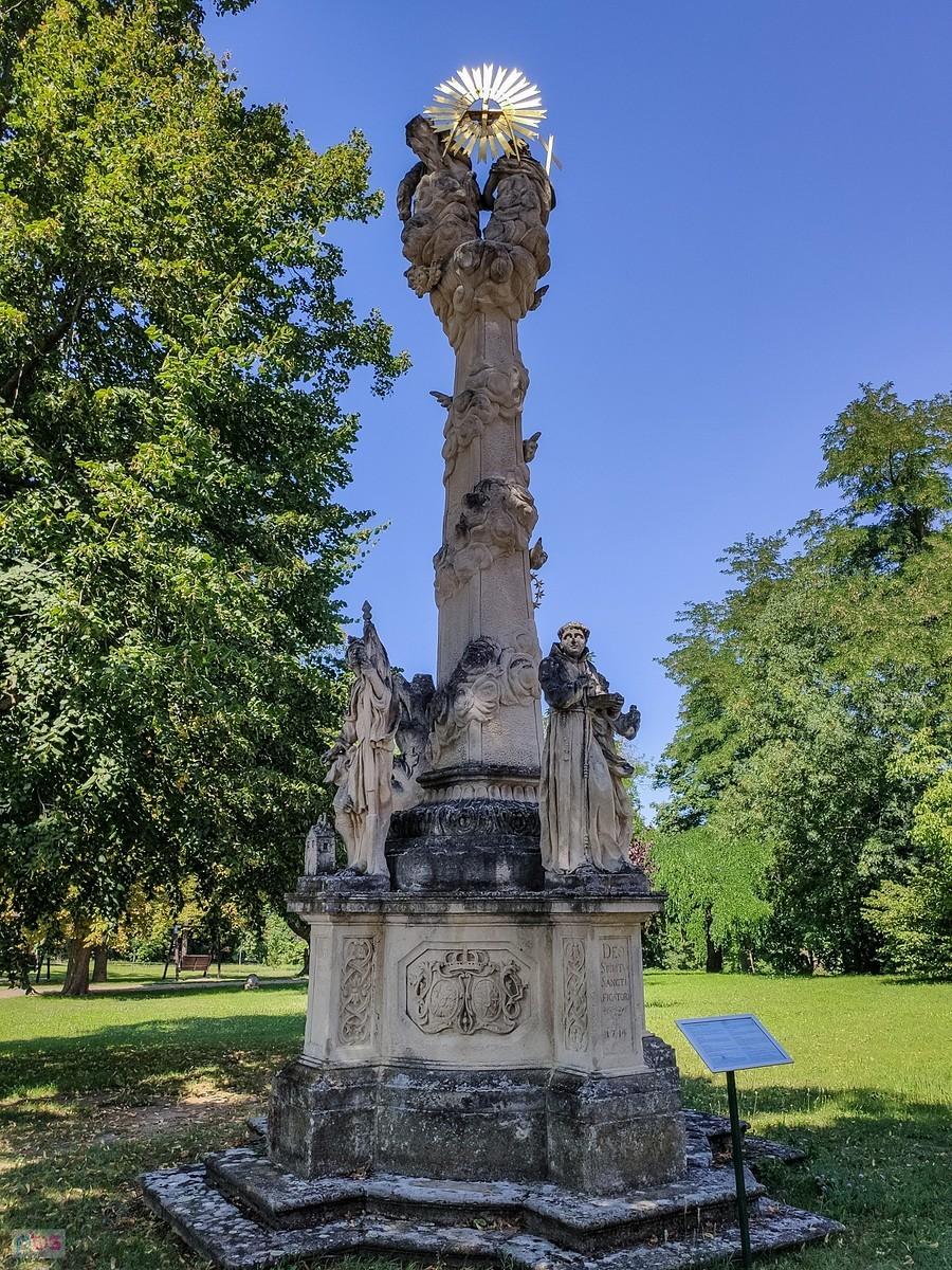 Břežany - kolumna Świętej Trójcy
