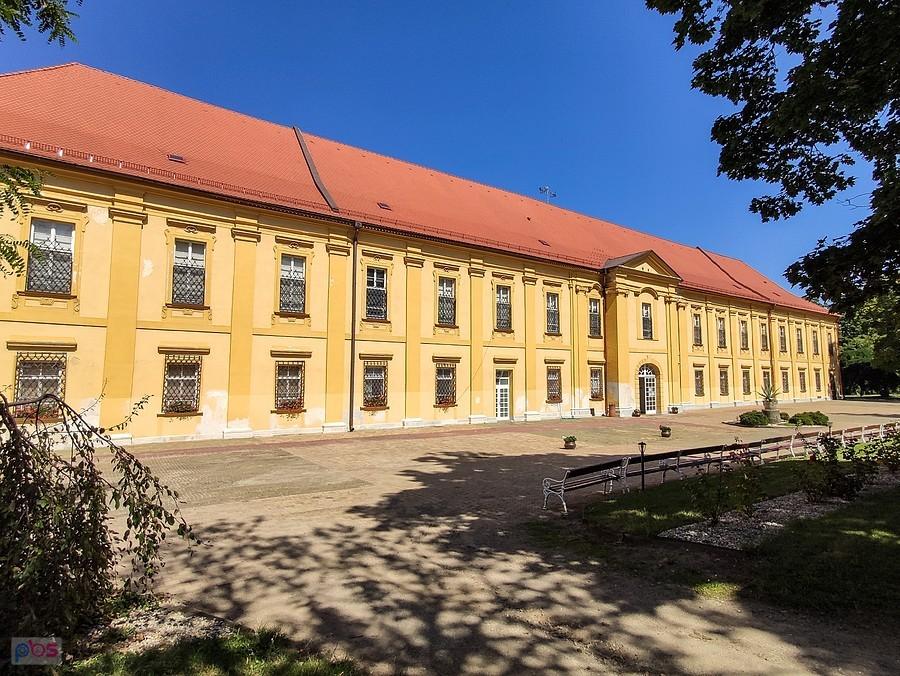 Zamek Břežany