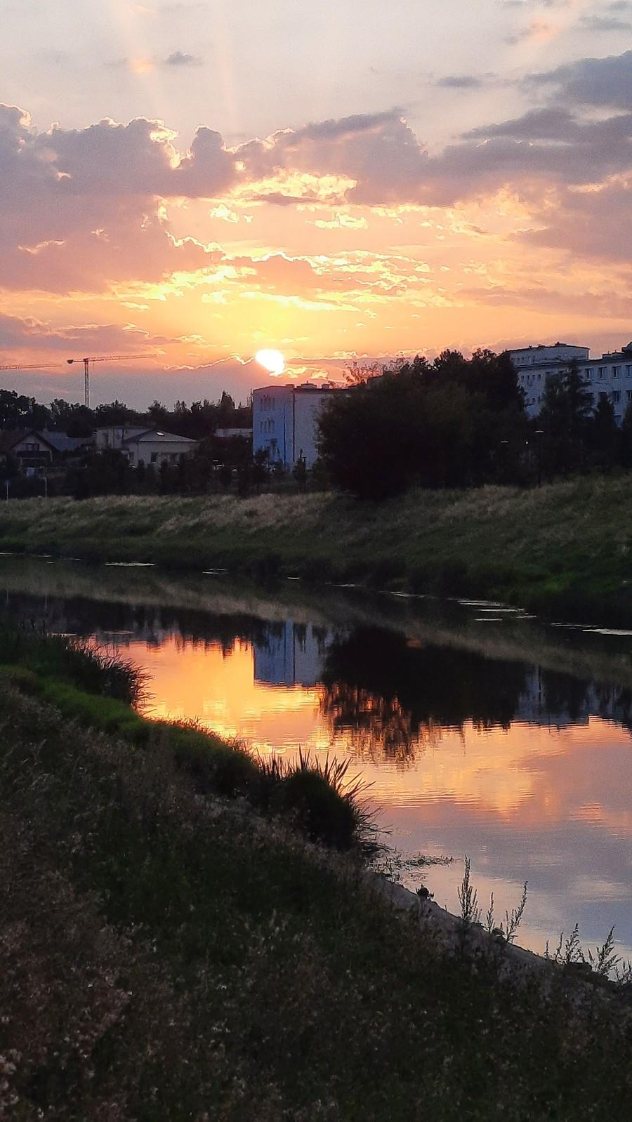 Nad Wisłokiem o poranku.