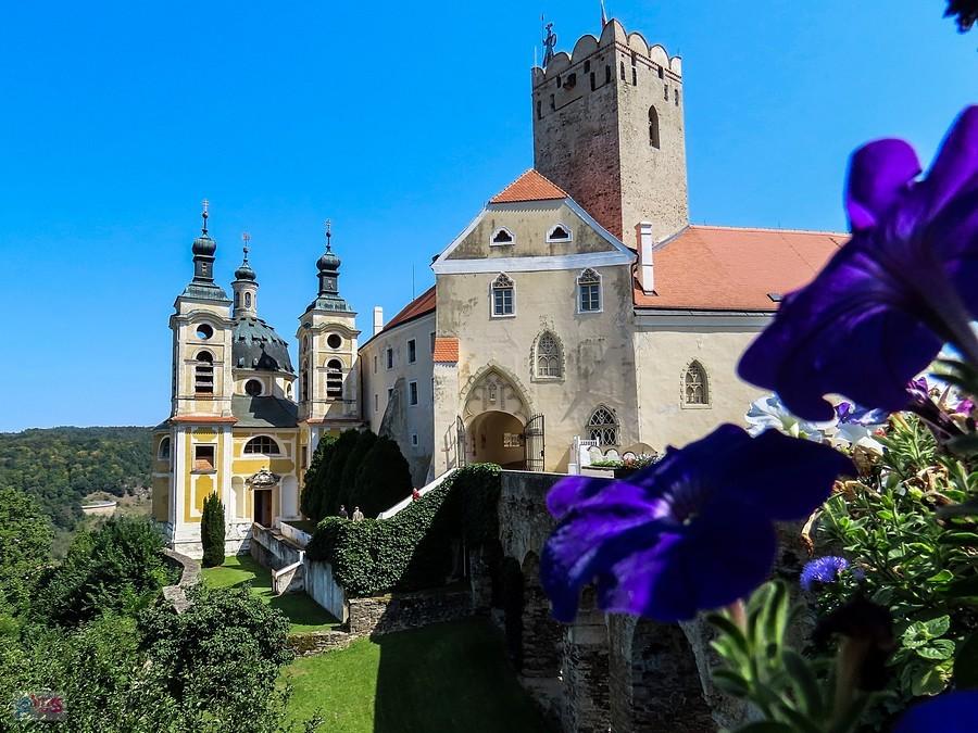 Zamek Vranov - widok z kamiennego mostu