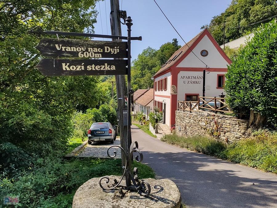 Kozia ścieżka prowadzi z zamku Vranov na Dyję