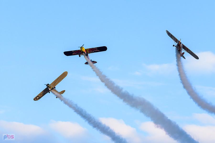 Piper J-3C-65 Cub #SP-SAFY (zabytek), Cub Crafters Carbon Cub CCX-1865 #N916RX (nowa konstrukcja), Piper L-4J Cub #SP-SMLP (rok prod. 1944)
