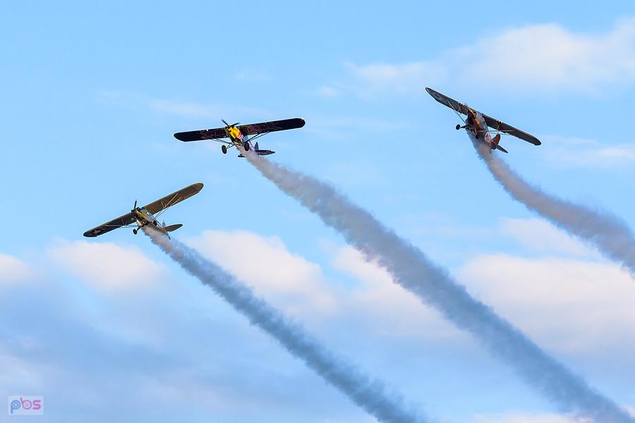 Piper J-3C-65 Cub #SP-SAFY (zabytek), Cub Crafters Carbon Cub CCX-1865 #N916RX (nowa konstrukcja), Piper L-4J Cub #SP-SMLP (rok prod. 1944)
