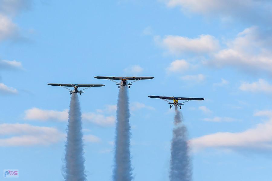 Piper J-3C-65 Cub #SP-SAFY (zabytek), Cub Crafters Carbon Cub CCX-1865 #N916RX (nowa konstrukcja), Piper L-4J Cub #SP-SMLP (rok prod. 1944)