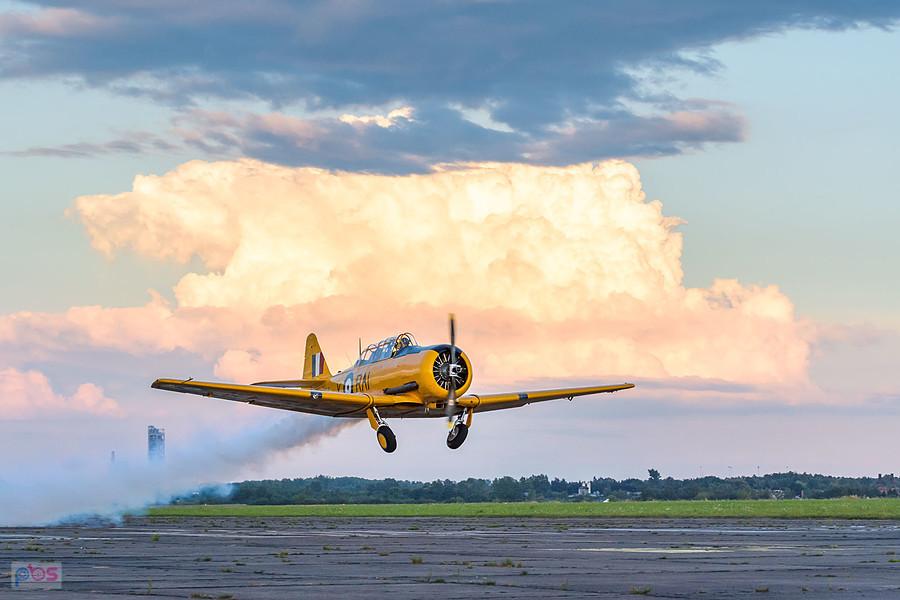 North American T-6 "Harvard" Mk.4M #KF584 (SP-YIX) samolot szkoleniowo-treningowy z 1953 roku - AirShow Rudniki 2025