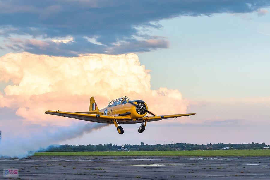 North American T-6 "Harvard" Mk.4M #KF584 (SP-YIX) samolot szkoleniowo-treningowy z 1953 roku - AirShow Rudniki 2025