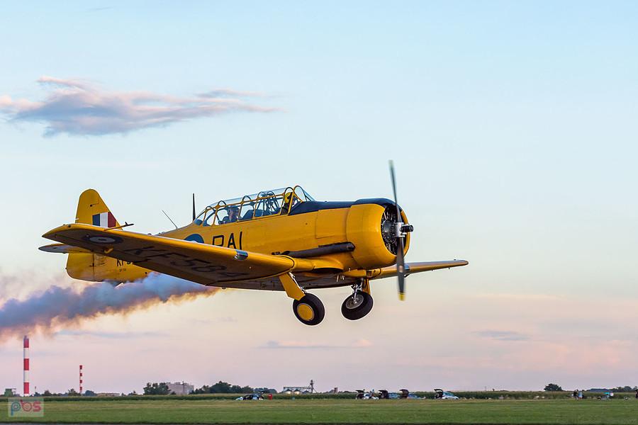 North American T-6 "Harvard" Mk.4M #KF584 (SP-YIX) samolot szkoleniowo-treningowy z 1953 roku - AirShow Rudniki 2025
