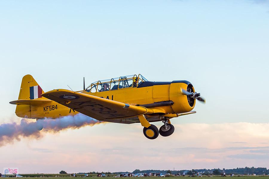 North American T-6 "Harvard" Mk.4M #KF584 (SP-YIX) samolot szkoleniowo-treningowy z 1953 roku - AirShow Rudniki 2025