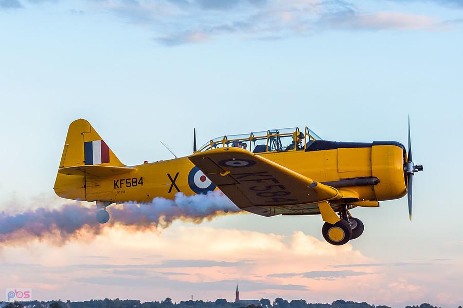 North American T-6 "Harvard" Mk.4M #KF584 (SP-YIX) samolot szkoleniowo-treningowy z 1953 roku - AirShow Rudniki 2025