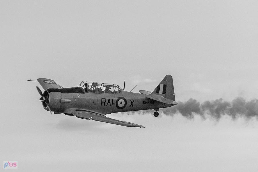 North American T-6 "Harvard" Mk.4M #KF584 (SP-YIX) samolot szkoleniowo-treningowy z 1953 roku - AirShow Rudniki 2025