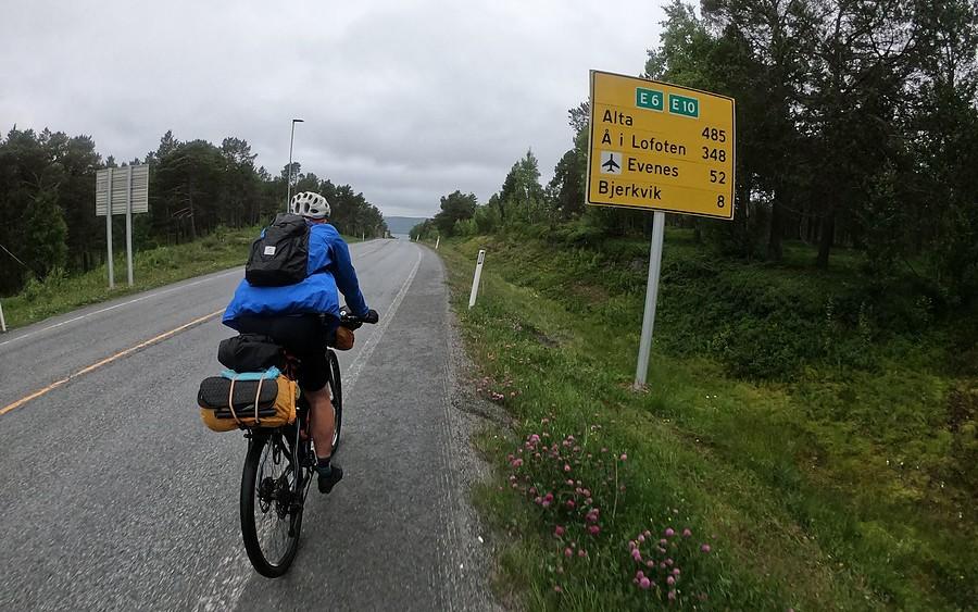 Nasza krzyżówka na Lofoty, stąd jest 690km na Nordkapp - kiedyś się skuszę :)