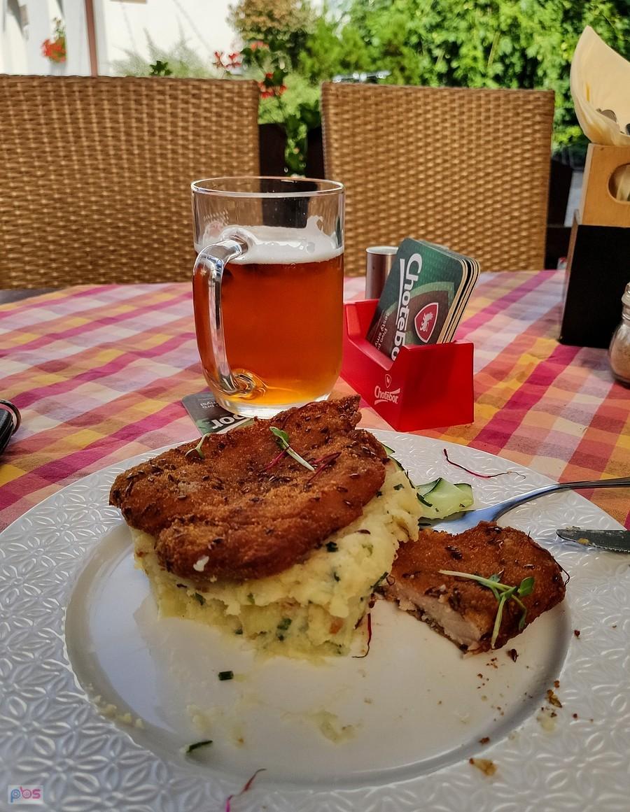 Czeski obiad - vepřový řízek a brambory