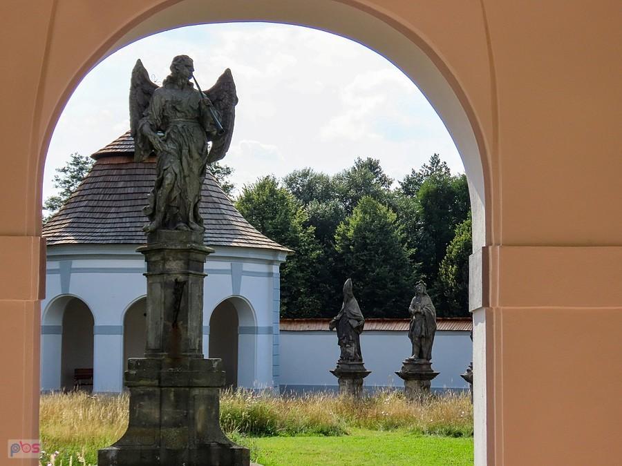 Rzeźba Anioła Sądu Ostatecznego na Cmentarzu Dolnym