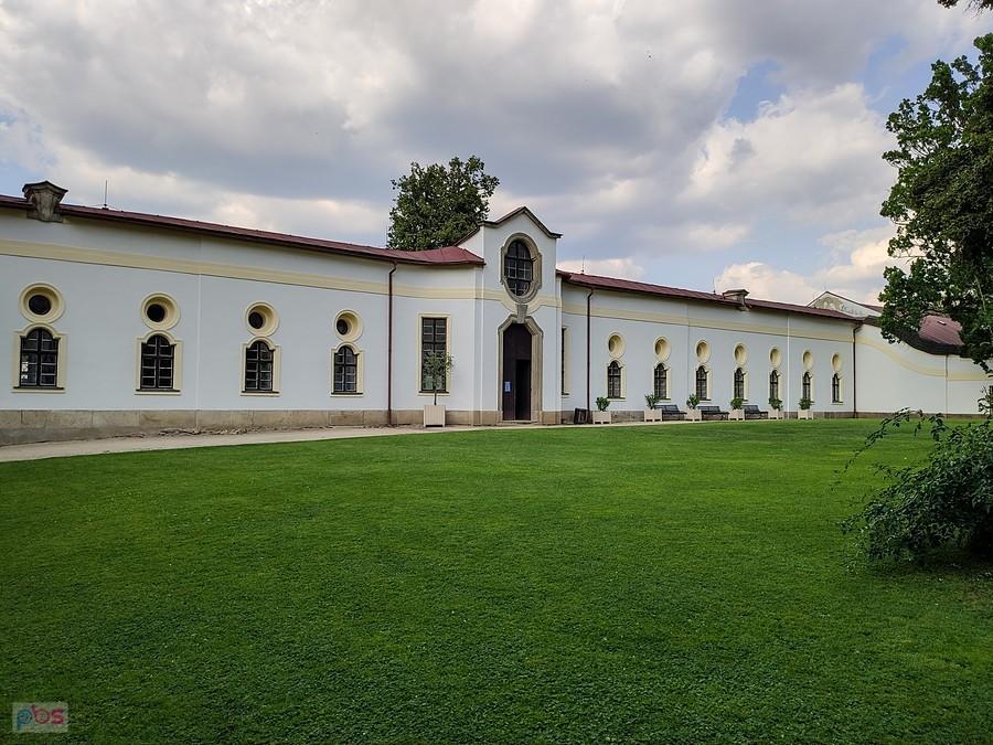 Zamek Žďár nad Sázavou - budynek stajni zamkowych