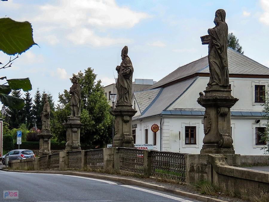 Žďár nad Sázavou - barokowy most ozdobiony rzeźbami świętych