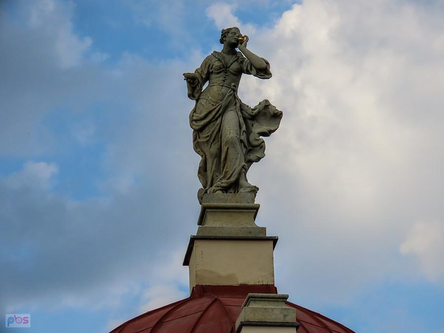 Zelená Hora - figura nad bramą