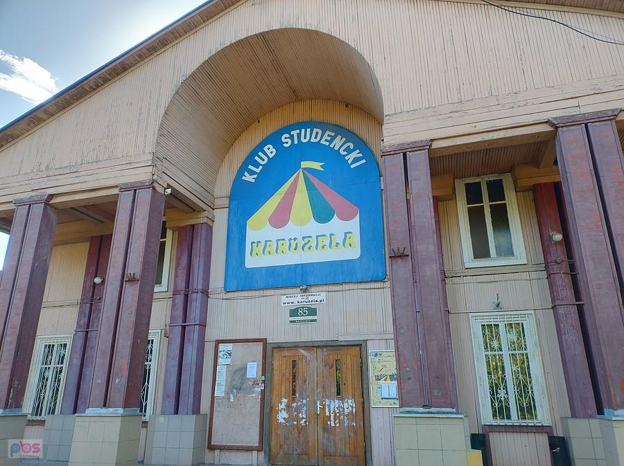 Dawny klub studencki "Karuzela". Teraz zamknięty, podobnie jak całe osiedle Przyjaźń, czeka na decyzję, co dalej