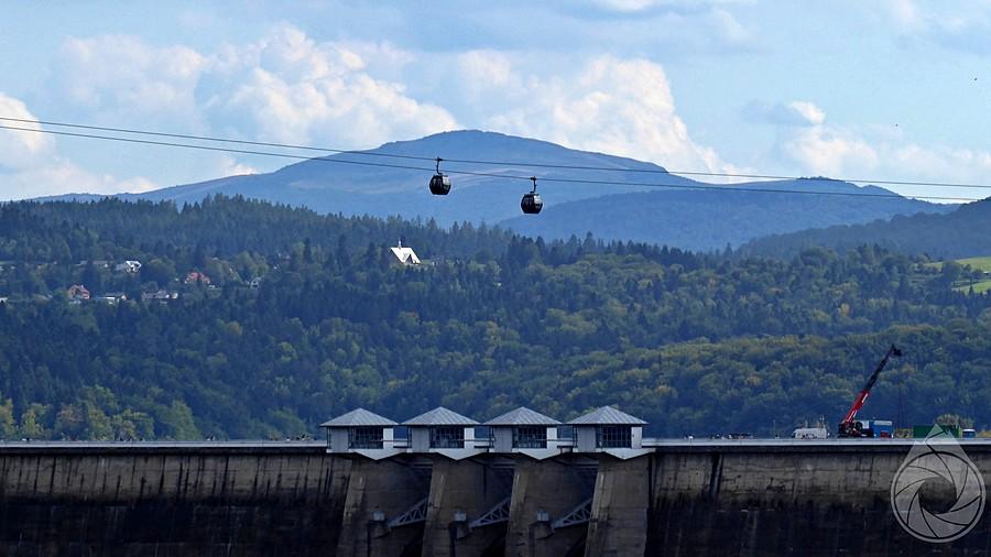 druty i gondole paskudnej kolejki nad Soliną
