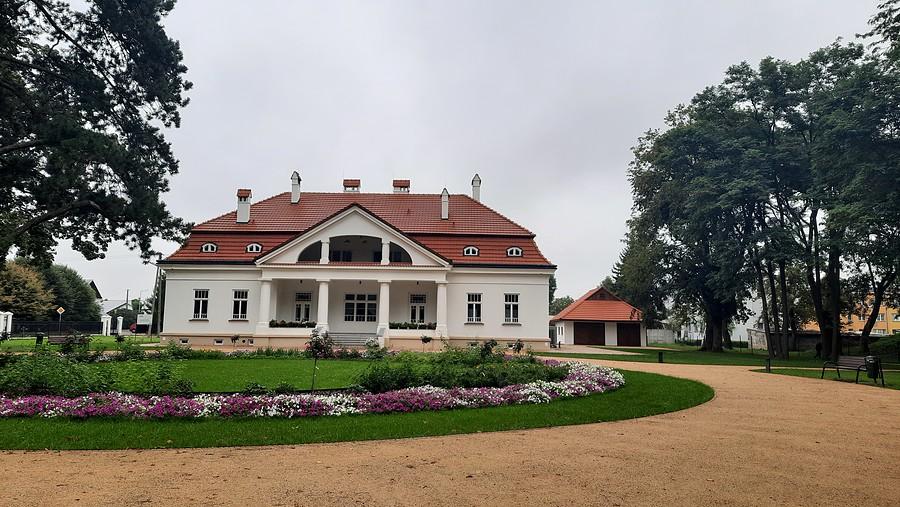 Dwór w Stubnie z początku XX wieku.