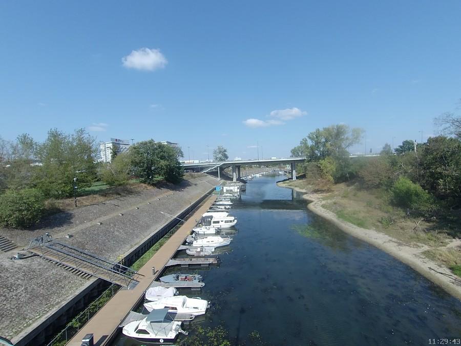 Widok z nowej kładki na Port Czerniakowski