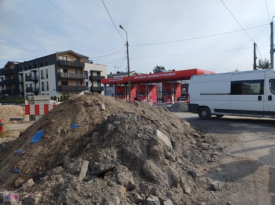 Wykopki przy skręcie z Zielonek do Lipkowa