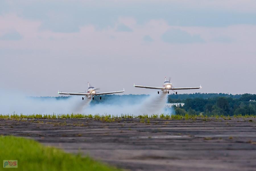 Aero AT-3 R100 - #SP-TPE Hubert Massalski i #SP-TPF - Radek Izdebski - grupa akrobacyjna Dwójka z AW - AirShow Rudniki 2025
