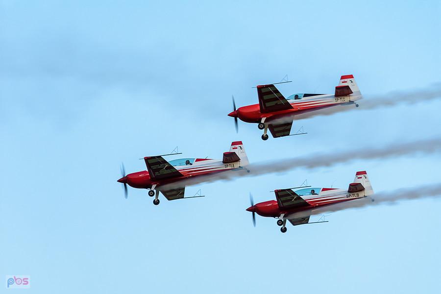 Samoloty Extra 330 LC - grupa akrobacyjna Fire Birds - AirShow Rudniki 2025