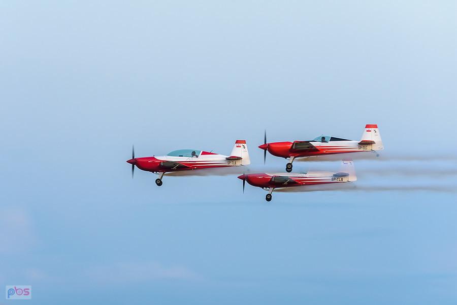 Samoloty Extra 330 LC - grupa akrobacyjna Fire Birds - AirShow Rudniki 2025
