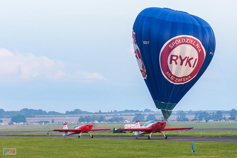 Samoloty Extra 330 LC - grupa akrobacyjna Fire Birds - AirShow Rudniki 2025