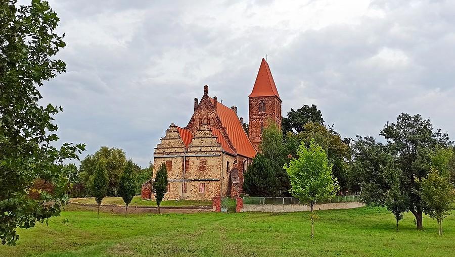 Kościół świętej Jadwigi Śląskiej w Żukowicach (XIV w.)