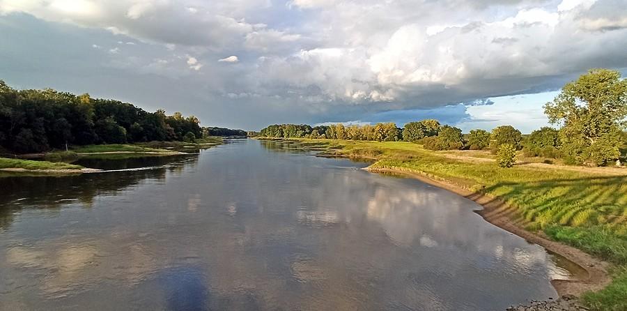 Odra w Stanach. Widok z nieczynnego mostu kolejowego