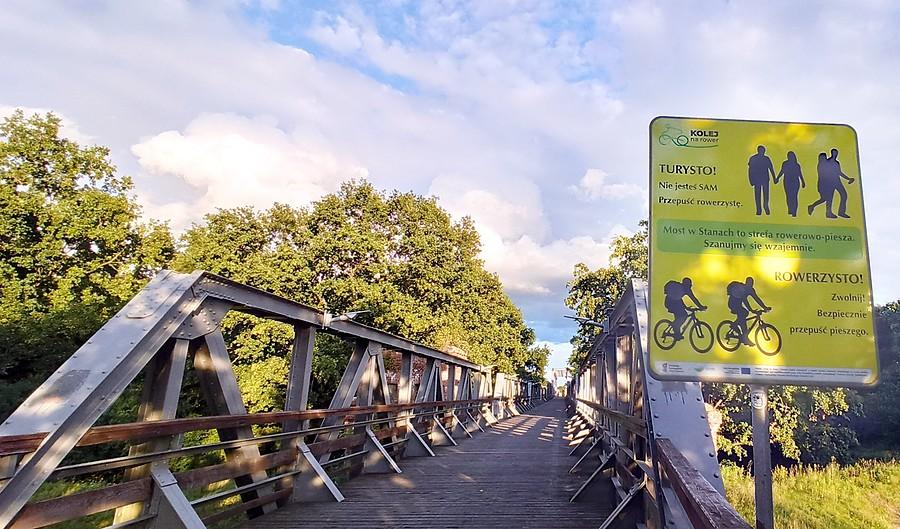 Most w Stanach to strefa rowerowo-piesza. Szanujmy się wzajemnie.