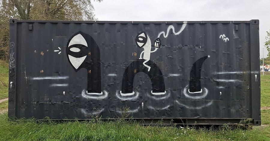 Mural Noriakiego na kontenerze