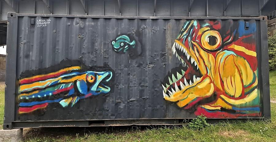 Rybny kontenerowy mural