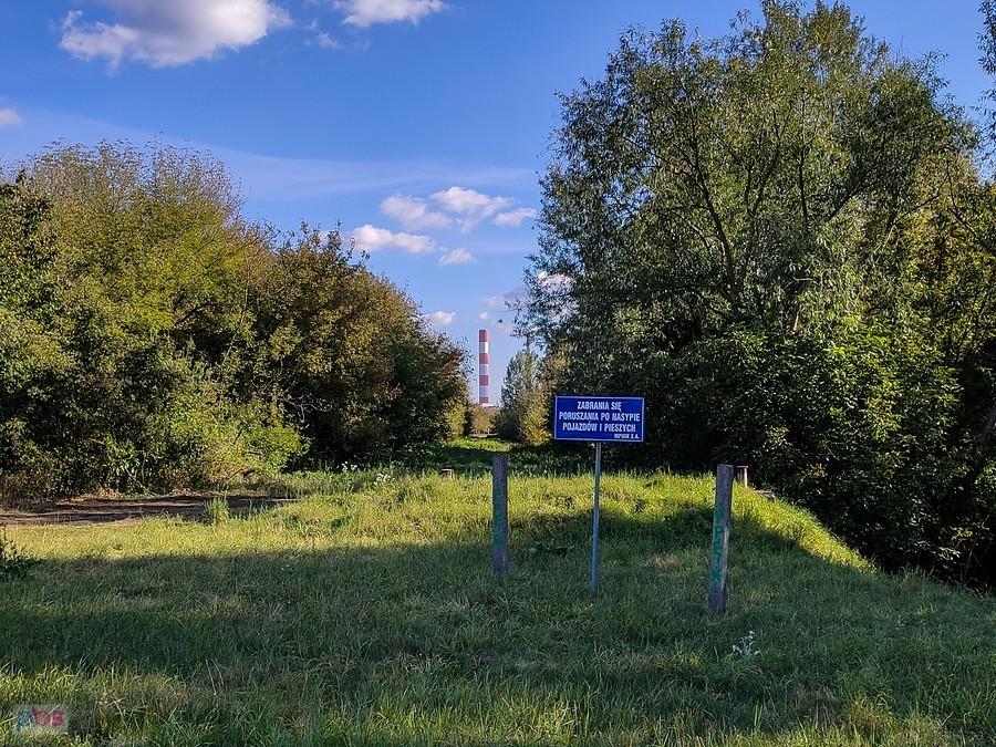 Wał z rurą prowadzi prosto do EC Siekierki