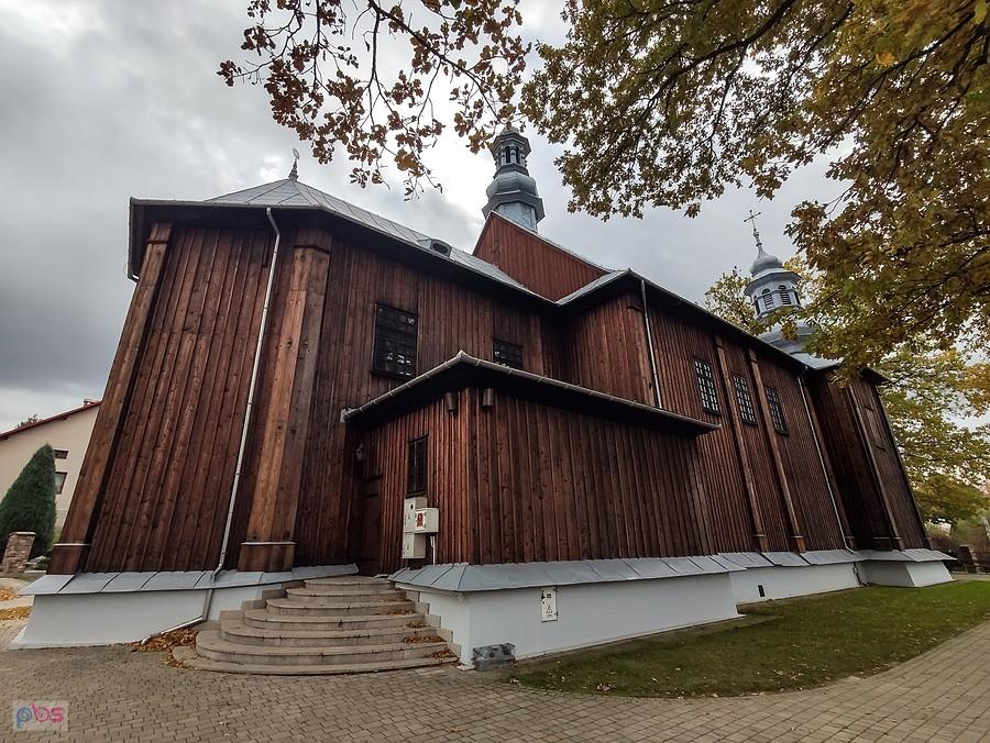 Kościół w Jasienicy Rosielnej od płd. strony