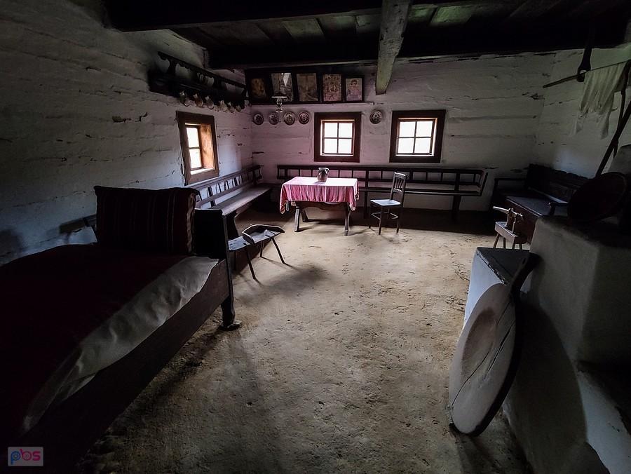 Bardejovské Kúpele - skansen, wnętrze chaty z Richvaldu