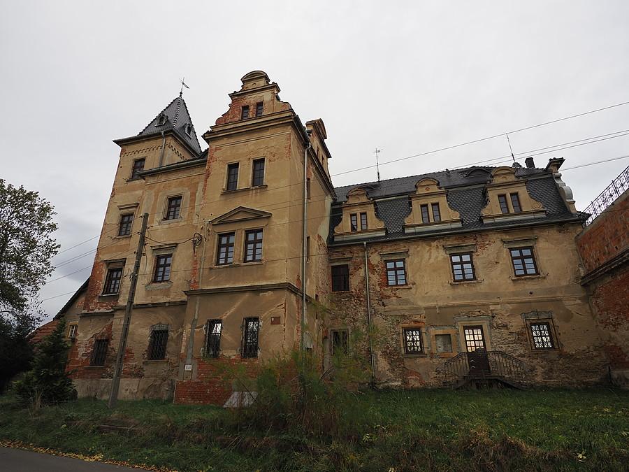 Pałac w Nowiznie