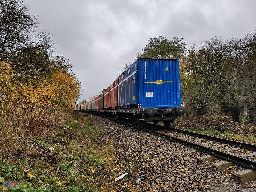 Wagonów miał prawie sto