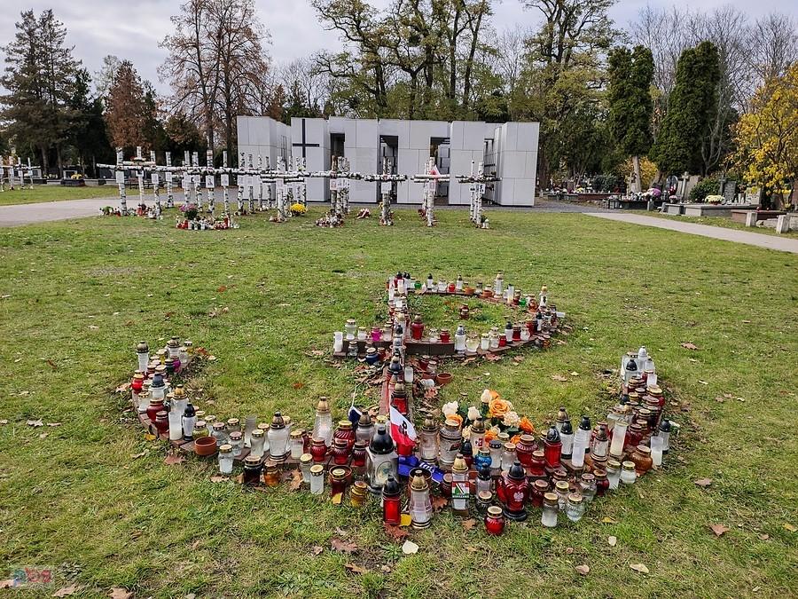 W głębi widoczny Panteon – Mauzoleum Wyklętych-Niezłomnych